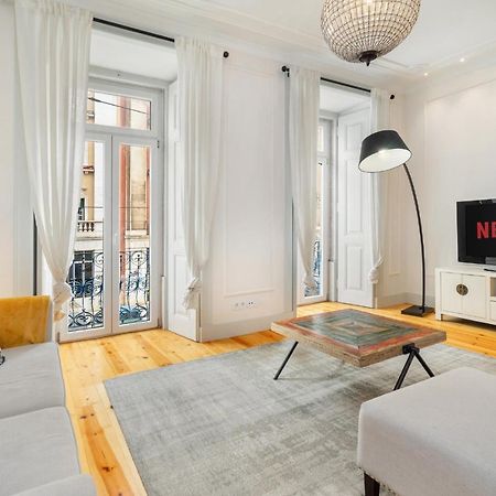 Whome Luxury Stay In Prime Location W/ Ac, Lift & Private Patio Lisboa Dış mekan fotoğraf