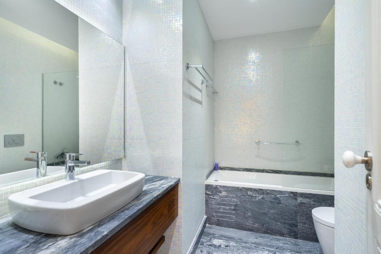 Whome Luxury Stay In Prime Location W/ Ac, Lift & Private Patio Lisboa Dış mekan fotoğraf